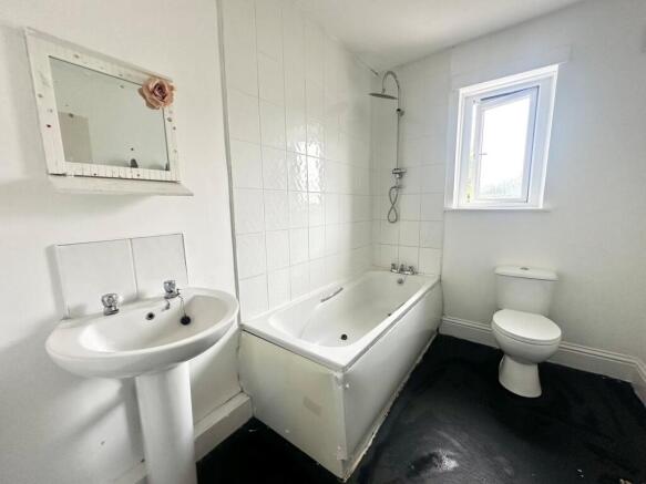 3 bed End of Terrace to rent Image 10