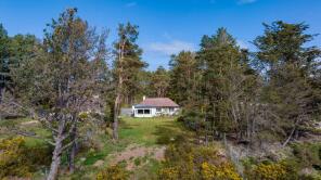 Maryfield, B9011 From Findhorn Road In Kinloss To Findhorn, Forres IV36 3YY