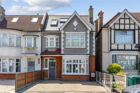 Queens Avenue, Finchley, London, N3