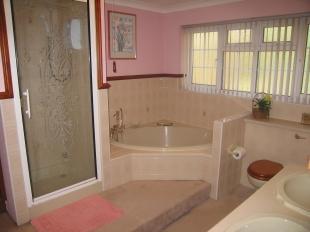 Annexe Bathroom 2