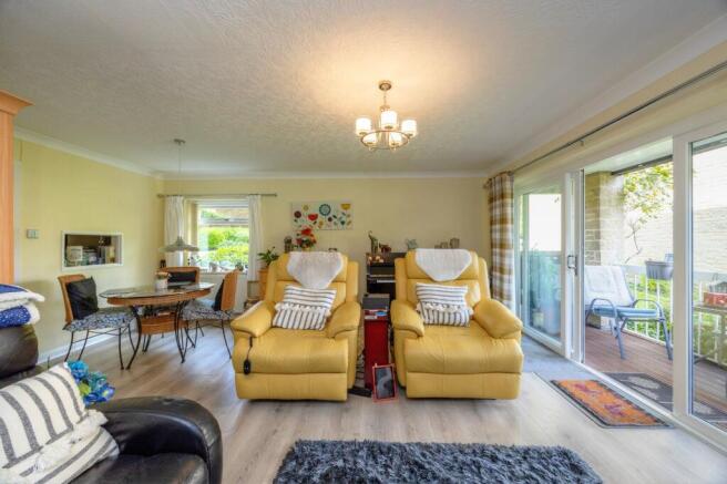2 bed Apartment for sale Image 6