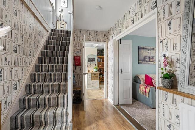 3 bed Semi-Detached for sale Image 12