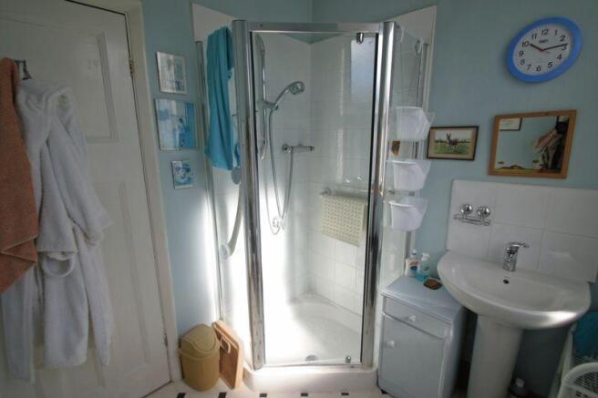 SHOWER ROOM/W.C.