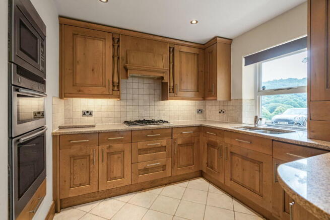 4 bed Terraced for sale Image 4