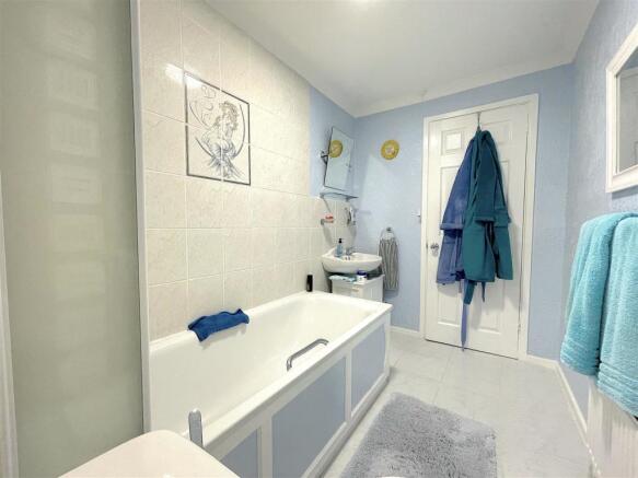 Bathroom (2).jpeg