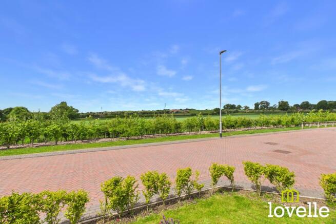 4 bed Detached for sale Image 3