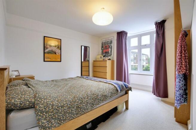 Bed 1.jpg
