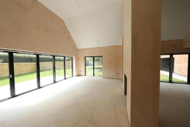 4 bed Detached for sale Image 12