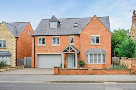 Brackley Road, Silverstone, NN12