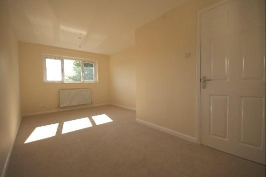 MAIN DOUBLE BEDROOM