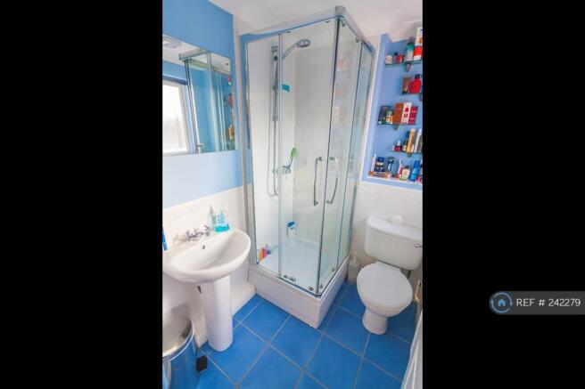 En-Suite To Master Bedroom