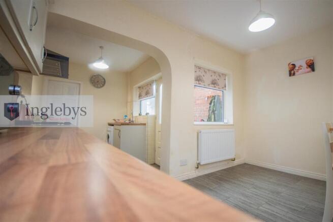 3 bed House for sale Image 5