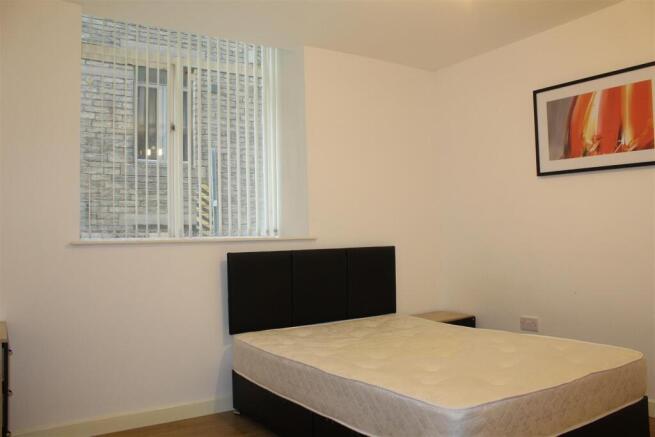 2 bed Apartment to rent Image 5