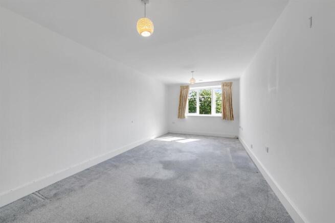 03-dd8123 Yew Tree Court -6-medium.jpg