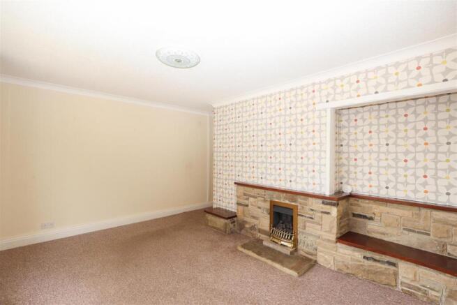 3 bed Semi-Detached Bungalow for sale Image 9
