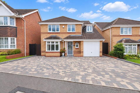 Lingmoor Grove, Aldridge, WS9 8BY