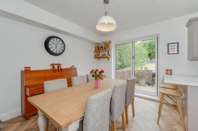4 bed Semi-Detached for sale Image 10