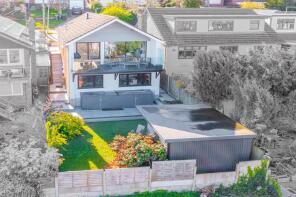 16a, Hillview Road, Rayleigh SS6 7HX