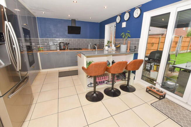 Hesketh Way, Bromborough photo 4