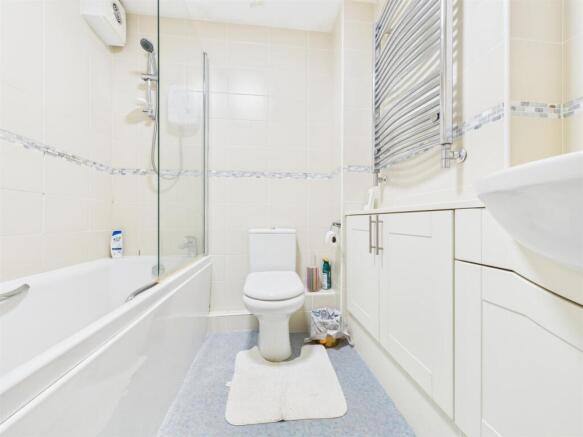 2 bed Flat for sale Image 10