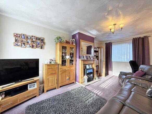 Longstone Avenue 26 - Lounge 2.jpg