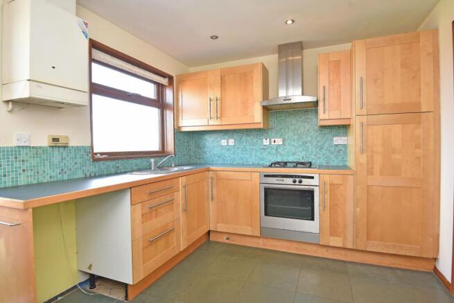 2 bed Semi-Detached to rent Image 7