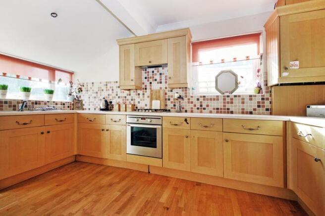 Kit/Breakfast Room