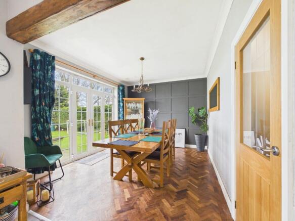 4 bed Detached for sale Image 5
