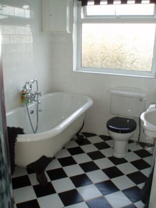 FAMILY BATHROOM