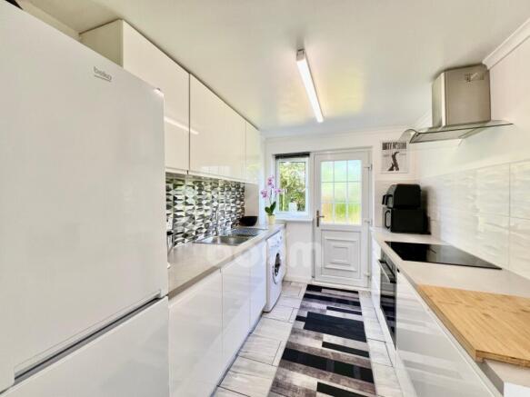 KITCHEN LINWOOD PAISLEY AVON DRIVE