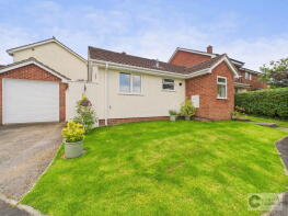44, Dornafield Drive East, Newton Abbot TQ12 5YN