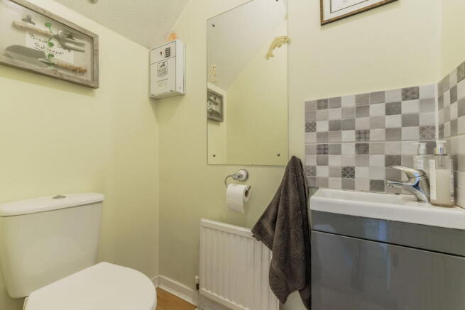 4 bed Detached for sale Image 11