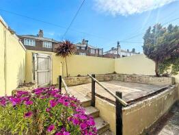 Garden Flat 5, 26, Hyde Gardens, Eastbourne BN21 4PX