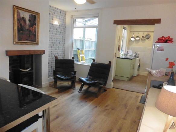 Dining room (rear)