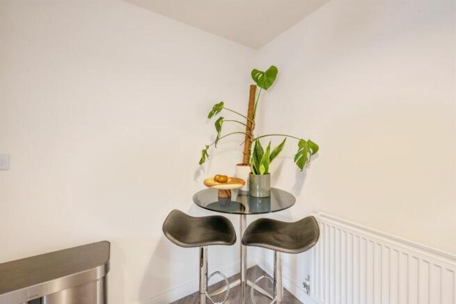 3 bed Semi-Detached for sale Image 10