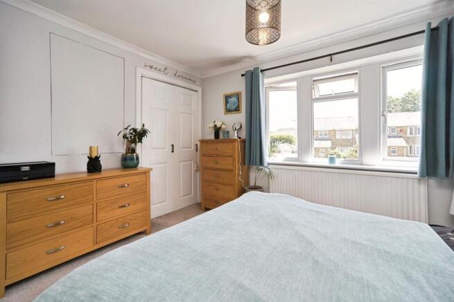 2 bed Town House for sale Image 11
