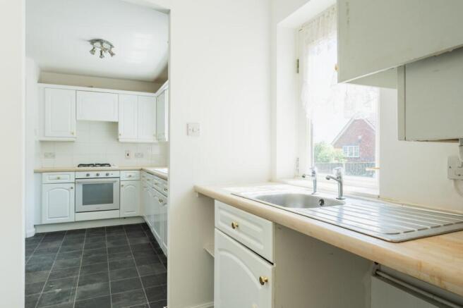 6 bed Detached for sale Image 4