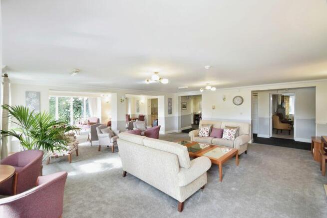 COMMUNAL LOUNGE