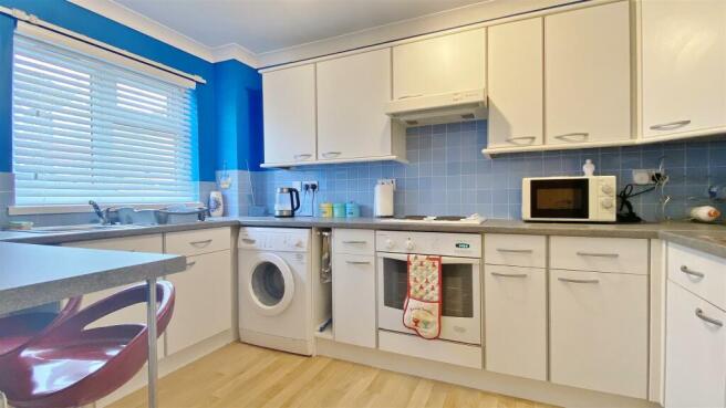 KITCHEN/BREAKFAST ROOM