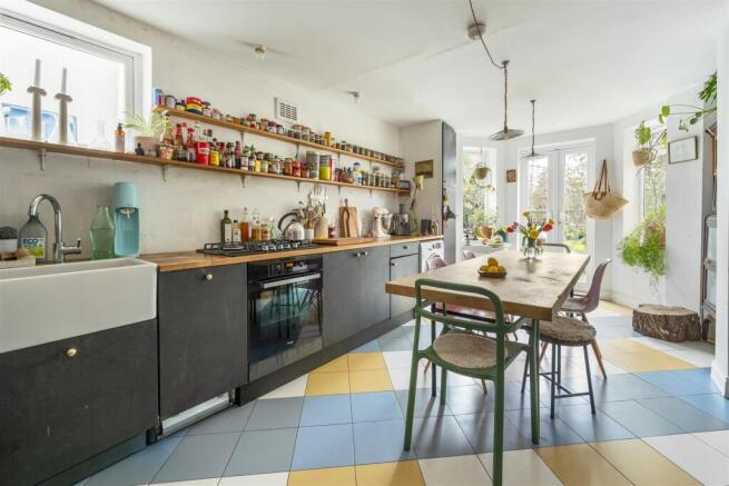 Lower Clapton Road, E5