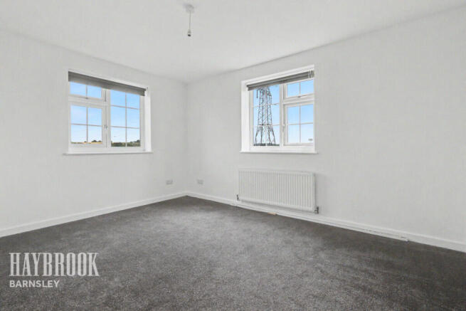4 bed Semi-Detached for sale Image 11