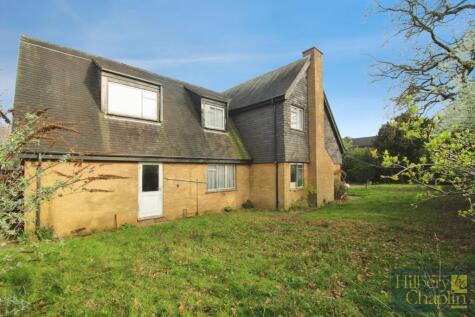 The Woodfines, Emerson Park, RM11
