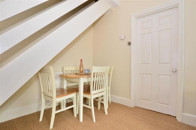 Lounge / Dining Area