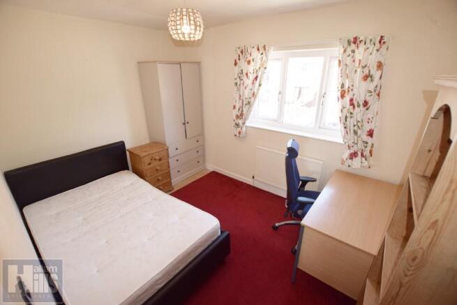 2 bed End of Terrace to rent Image 4