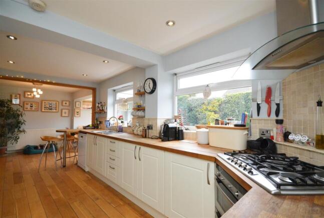 Kitchen / Dining Room