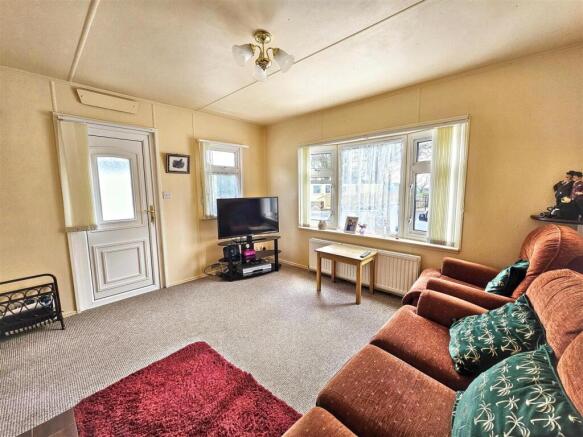 2 bed Park Home for sale Image 6