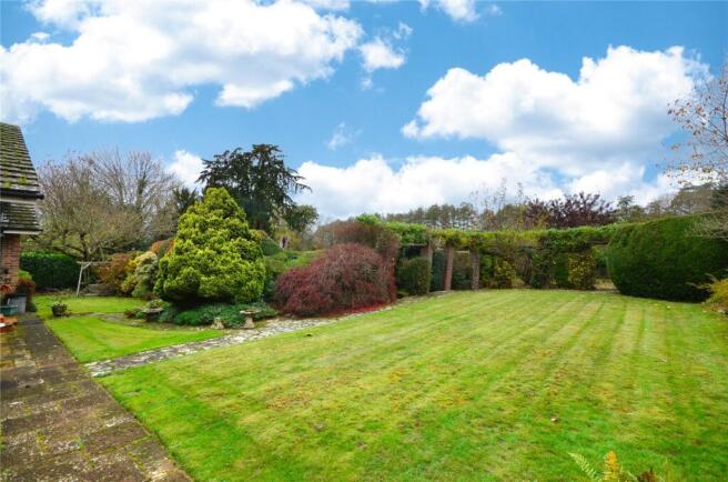 Furze Lane, East Grinstead, West Sussex, RH19 photo 4