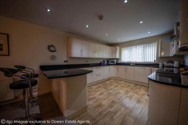 KITCHEN / BREAKFAST ADDITIONAL