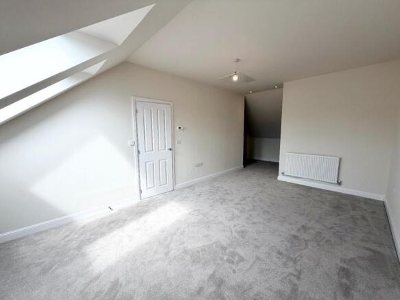 4 bed Semi-Detached for sale Image 5