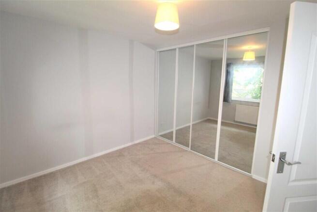 Lakeside Court, Lindley photo 4